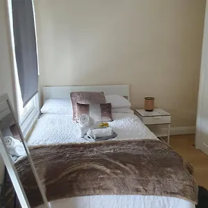 https://cozy-bedroom.brighton-hotels-england.com