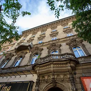 Exclusive & Stylish In The Heart Of Appartamento